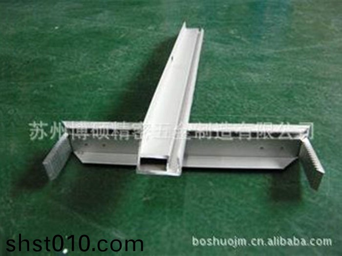 太(tai)陽能邊框(kuang)